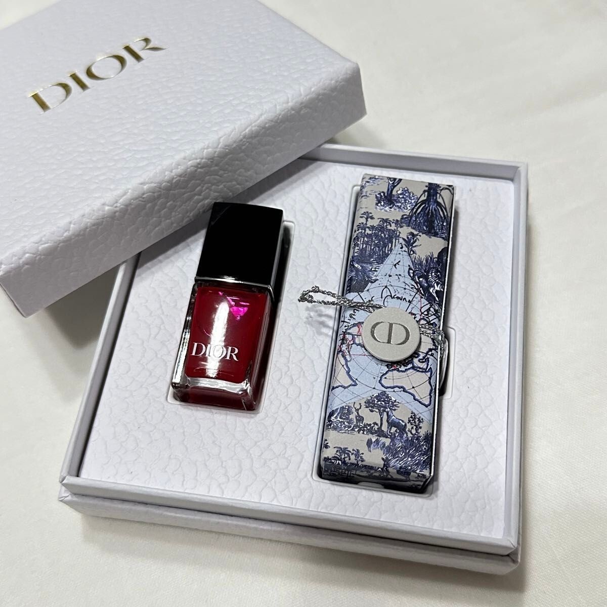 未使用】新品未使用 正規品 Dior ディオール ヴェルニ 999 ネイル