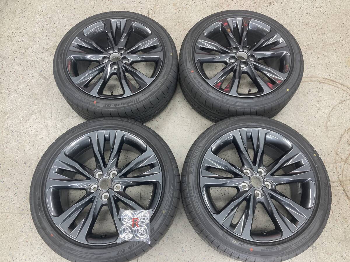 215/45R17 新車外し 2023年製 赤黒く