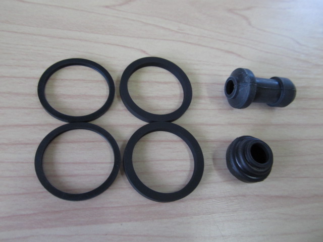 ★　Ｚ４００ＧＰ　フロントブレーキピストンセット　★ お買い得，大人気 Z400FX E4 Z400GP キャリパーピストン シール ダスト