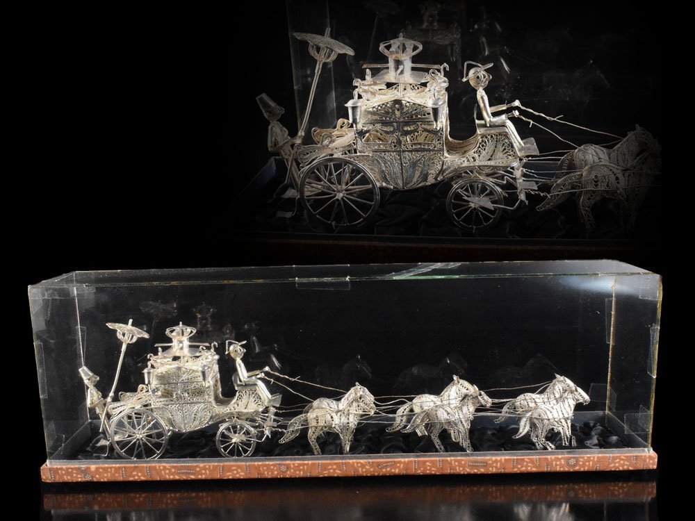料儀装車一号 天皇陛下の御料馬車 ガラスケース付き 天皇陛下
