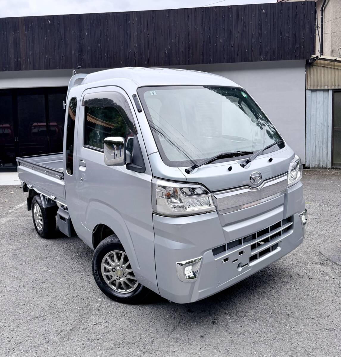 バンダイ 萬代屋 ブリキ ダイハツ ハイゼット トラックの落札情報詳細