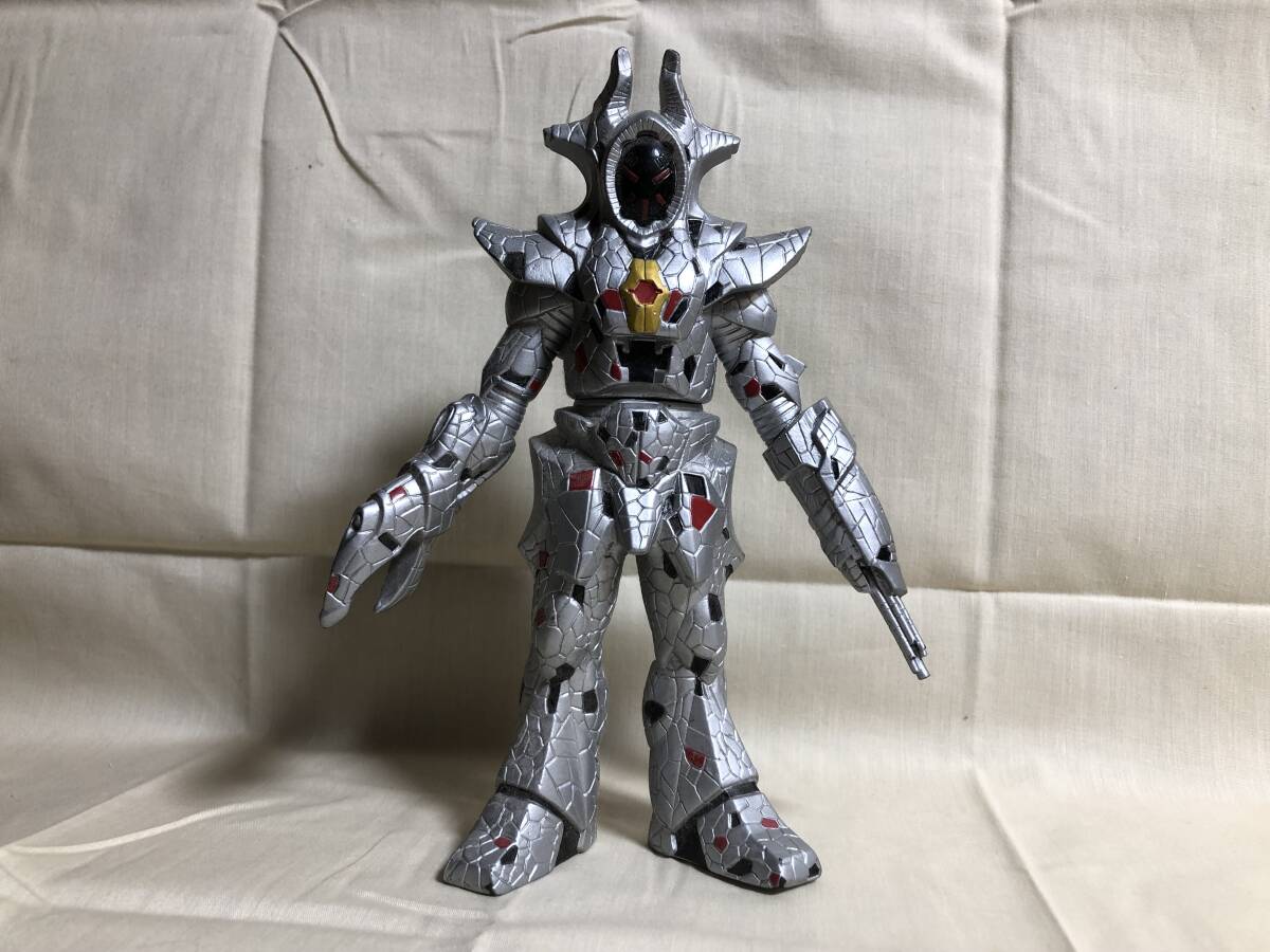 ウルトラマンソフビ デスフェイサー リペイント完成品の落札情報詳細 