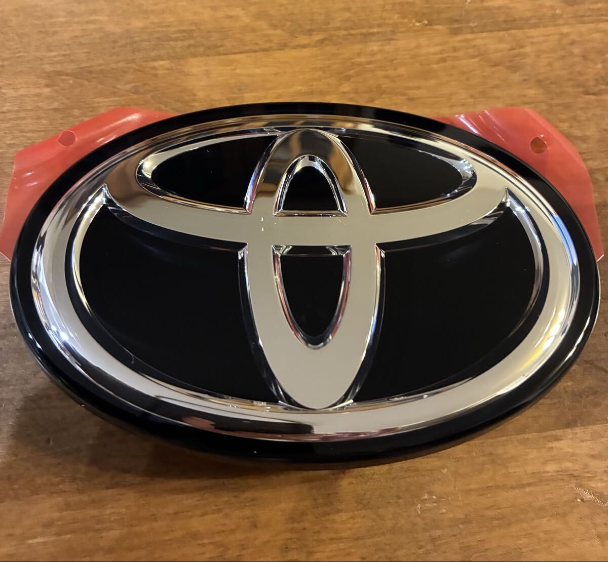 非売品TOYOTAクラウンオーナー限定ボールペン＆歴代王冠オーナメント