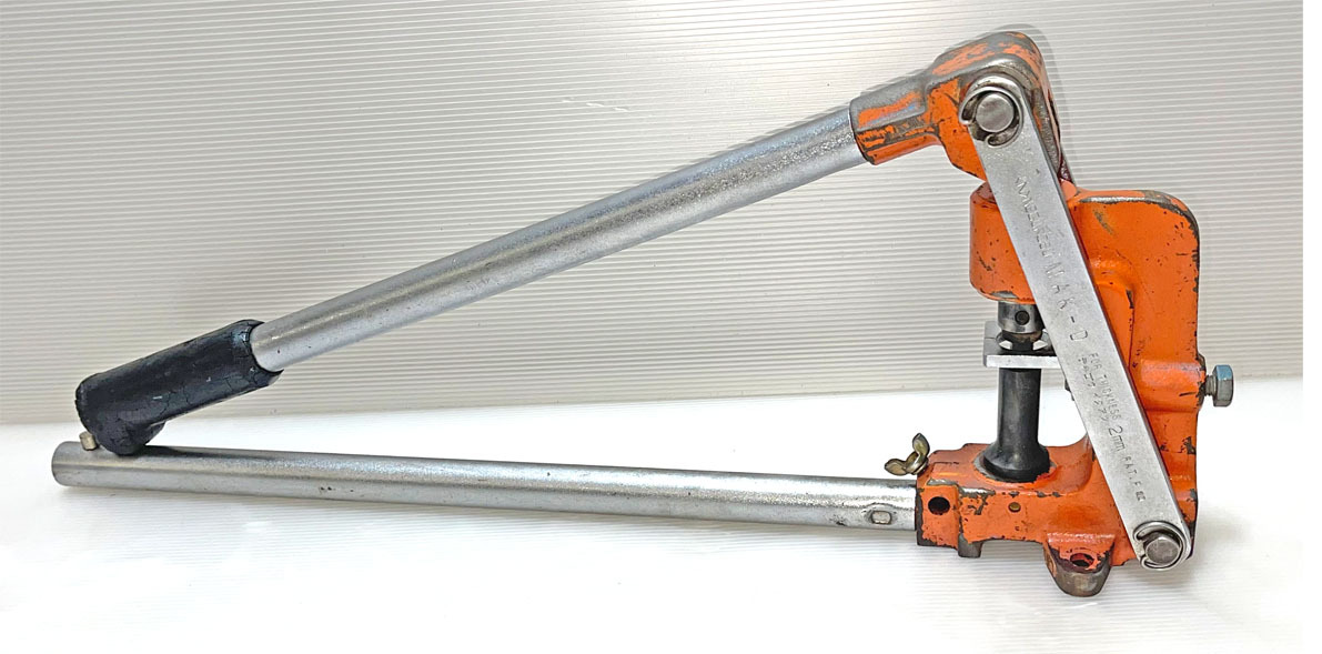 中古】ネグロス ダクター穴あけ工具 ダクトパンチャー MAK-D 適合板厚 中古】ネグロス ダクター穴あけ工具 ダクトパンチャー MAK-D 適合板厚