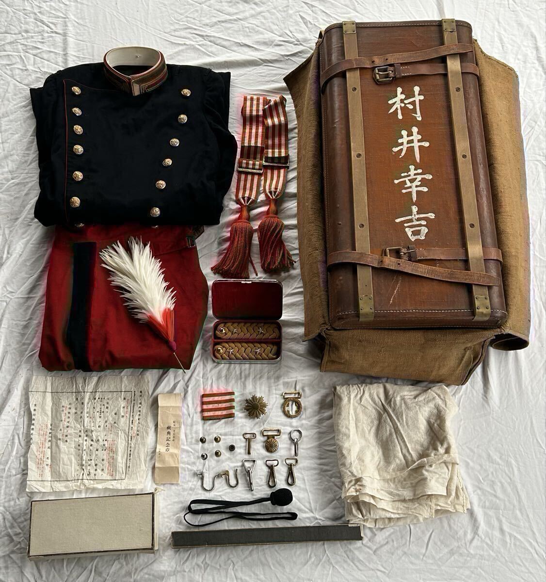 旧日本軍　大礼服　軍服　肩章　当時物　大将　ケース付き 中古】☆銀河17貴重品陸軍大将大礼服箱入揃 服 肩章 飾章 極美の落札