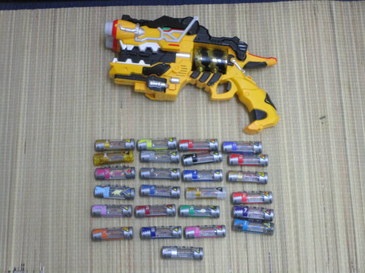 ☆BANDAI☆スーパー戦隊☆HGガシャポン☆フルカラーヒーロー 