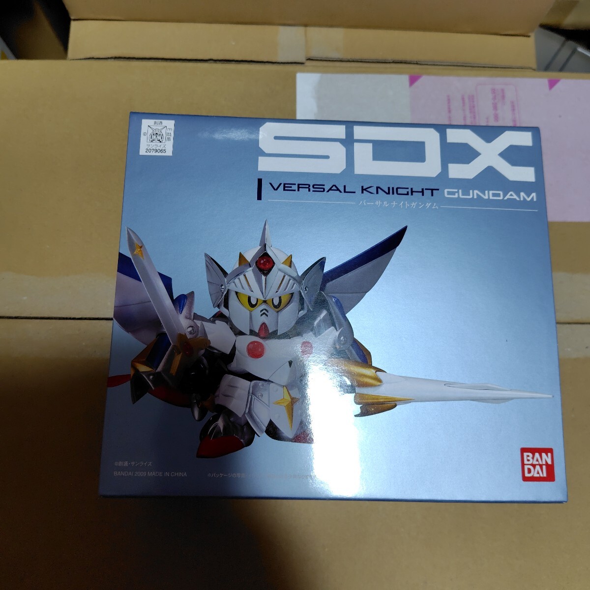 カードダス（105バーサルナイトガンダム）：ガンプラパッケージアート