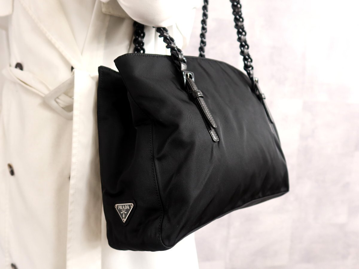 ○美品○PRADA プラダ○ラム レザー 本革○プラスチック チェーン 