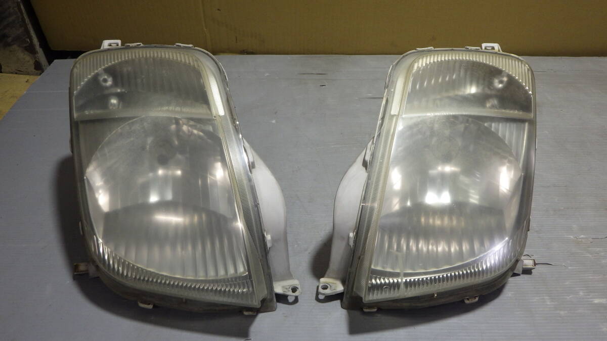 中古】[中古] H12/2 トヨタ WILL VI GH-NCP19 右ヘッドライト 品番