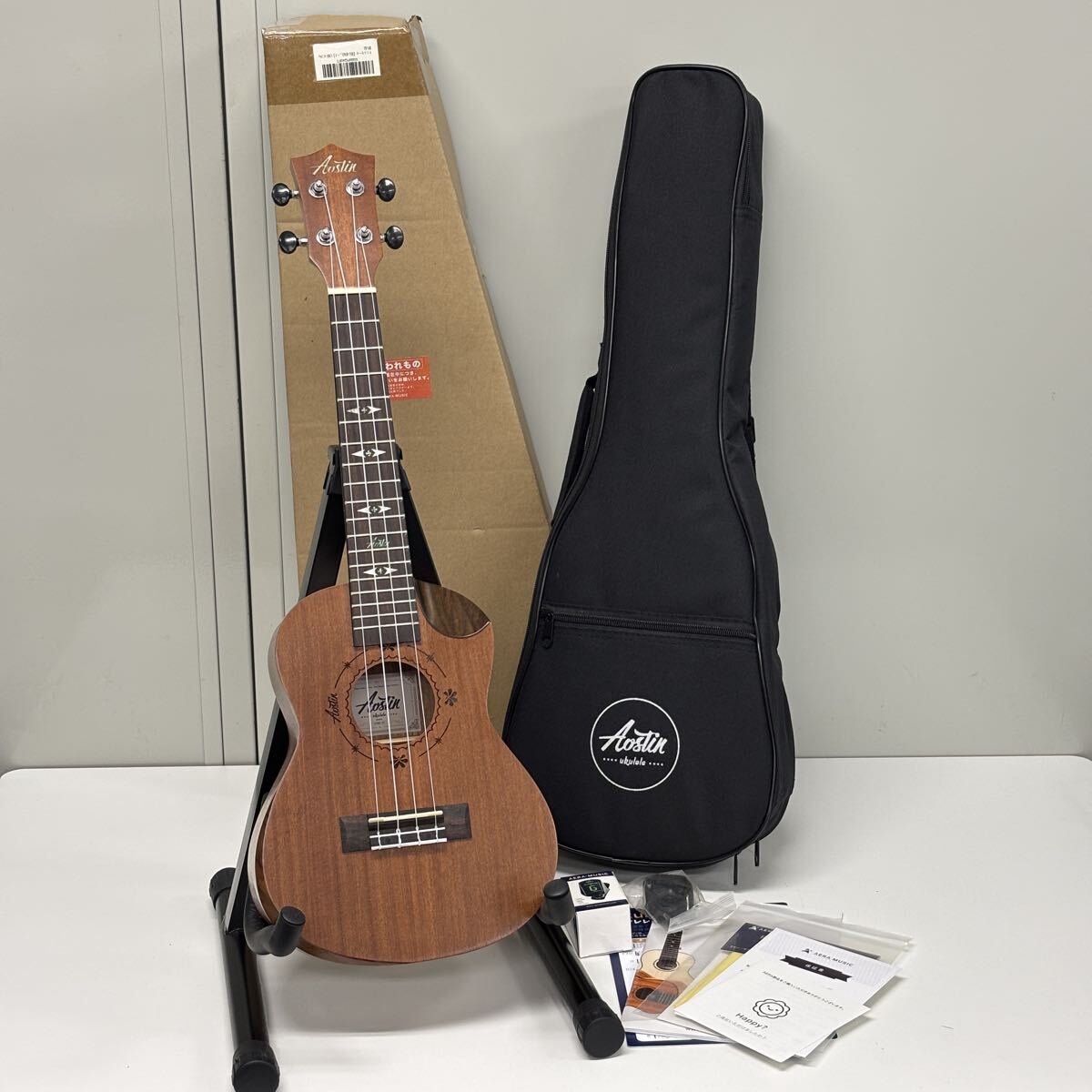 ウクレレ 4本 まとめ売りAostin enya Ukulele 弦楽器 音楽 ジャンク品 