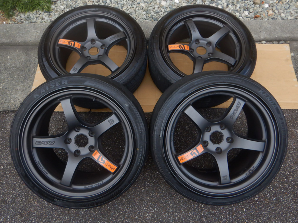 蛍光オレンジ！【 中古4本セット 】RAYS グラムライツ57D 17インチ 9J