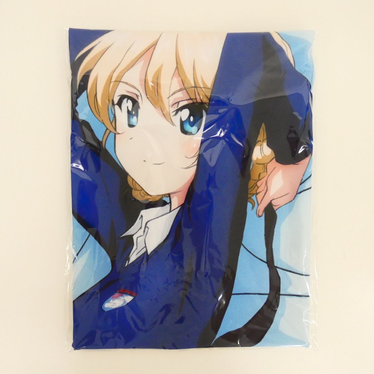 正規品 [ 逸見エリカ ] 抱き枕カバー「ガールズ＆パンツァー 劇場版