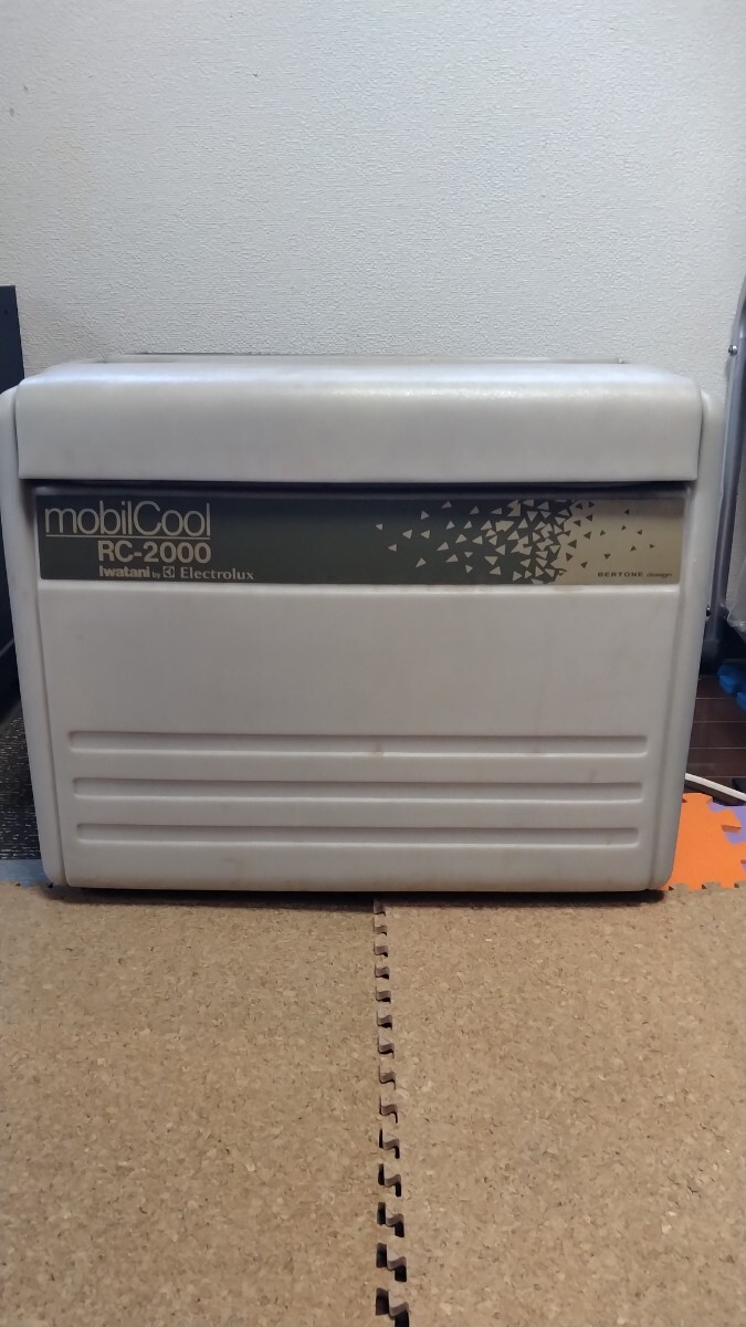 イワタニ モービルクール RC-1800N 3WAY冷蔵庫 100V 12V カセットガス