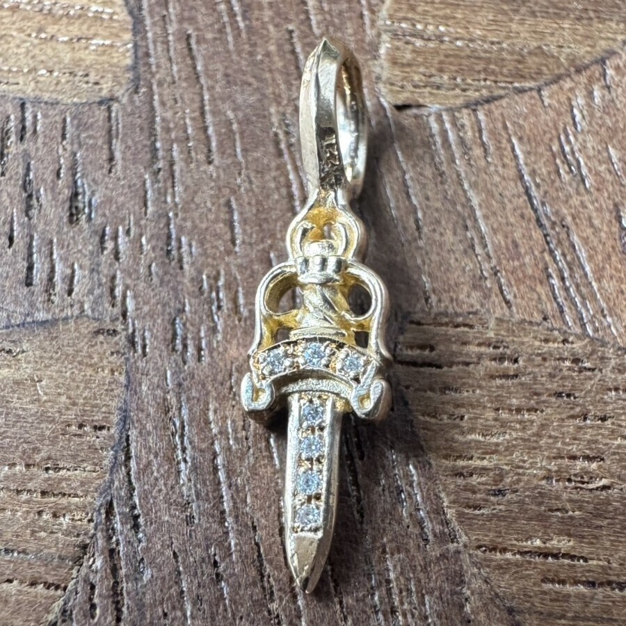 クロムハーツ 22k ダブルダガー パヴェダイヤ チャーム P/DIAの落札