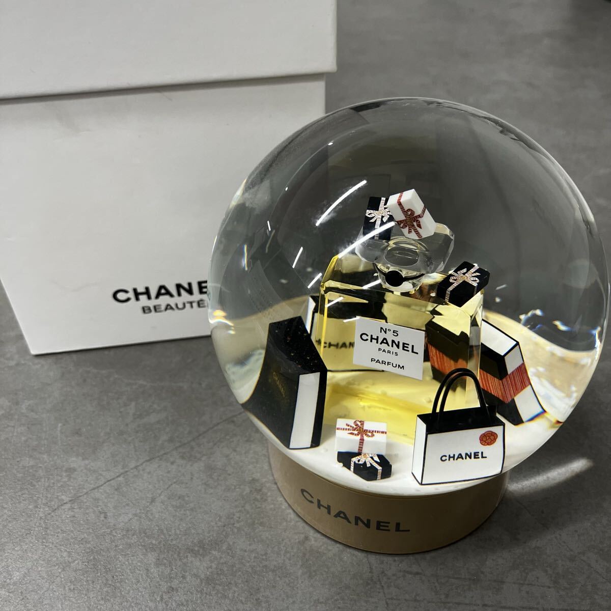 美品】シャネル CHANEL ノベルティ スノードーム ツリー 顧客専用