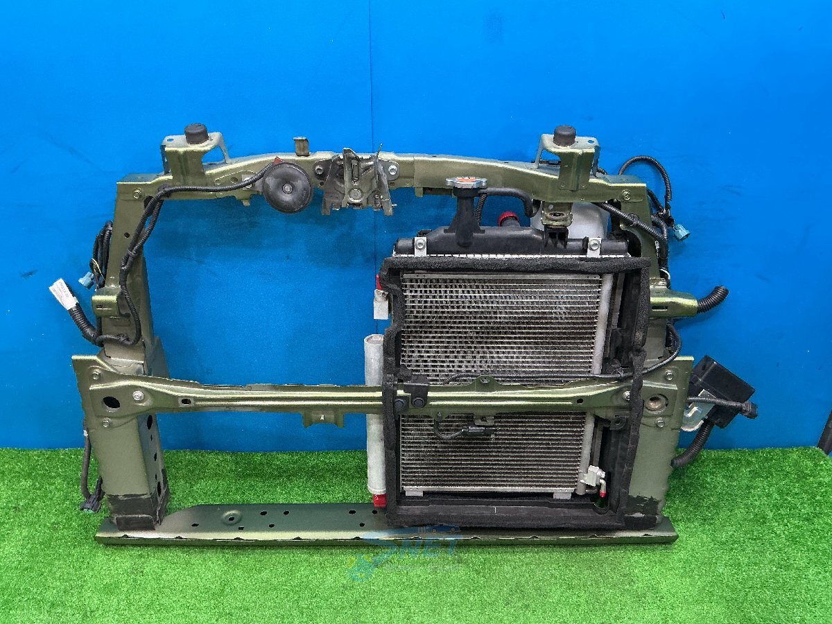 やや傷や汚れあり】ヤリスクロス 6AA-MXPJ10 ラジエータコアサポート