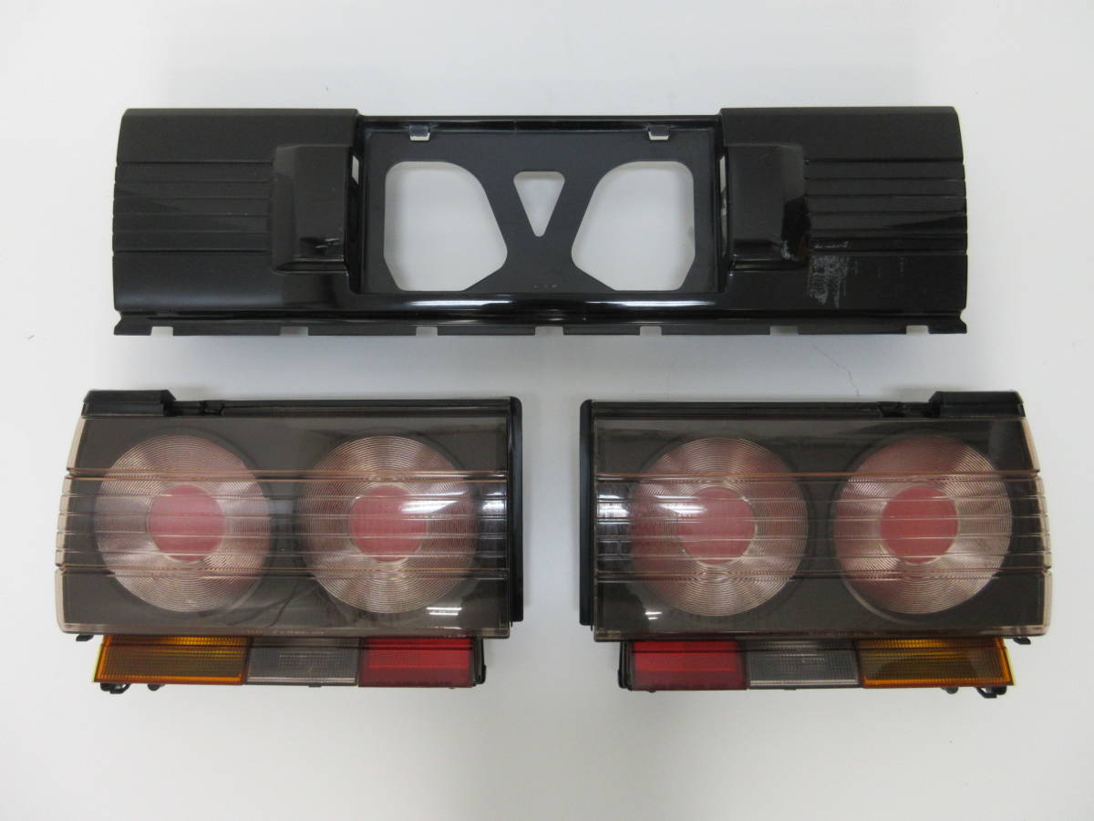 中古R31 スカイライン テール ガーニッシュ テールランプ下