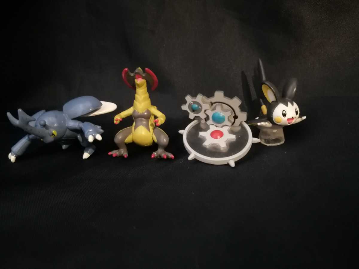 ☆ポケモン クリッピングフィギュア 4種 エモンガ オノノクス