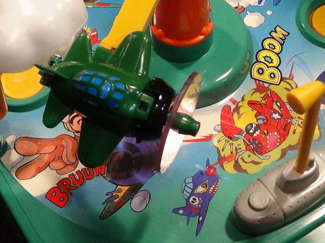 ゼロ戦キュンキュン アップダウンで爆弾投下！これがワクワク胸キュン