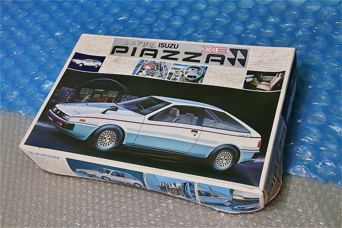 バンダイISUZU PIAZZA XE 1/20 シニア感覚