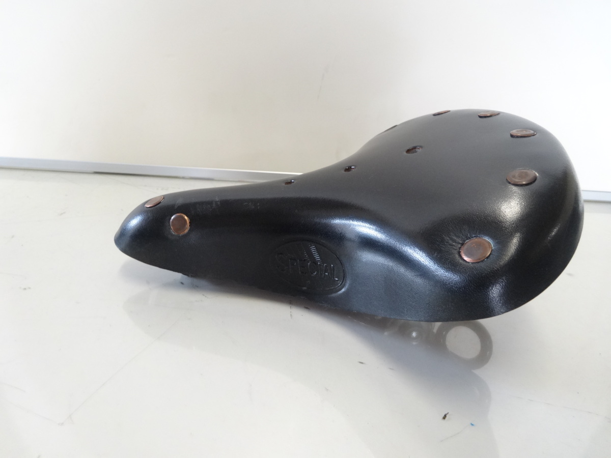 自転車 本革サドル 鋲打ち ブラック レザー クラシック レトロ ヴィンテージ お洒落にカスタムしたい方に最適 社内管理コードls02 の落札情報詳細 ヤフオク落札価格情報 オークフリー スマートフォン版