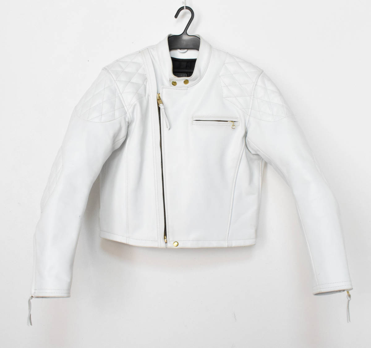 カドヤパンチングレザーホワイト白