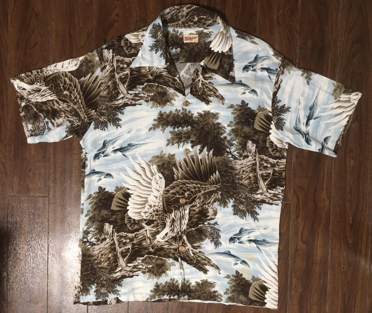 美品✨サンサーフ アロハシャツ 和柄 鷹 鯉 レーヨン 釦 ゆったりMsize SUNSURF サンサーフ 和柄 レーヨン アロハシャツ L 鷹 鯉 東洋