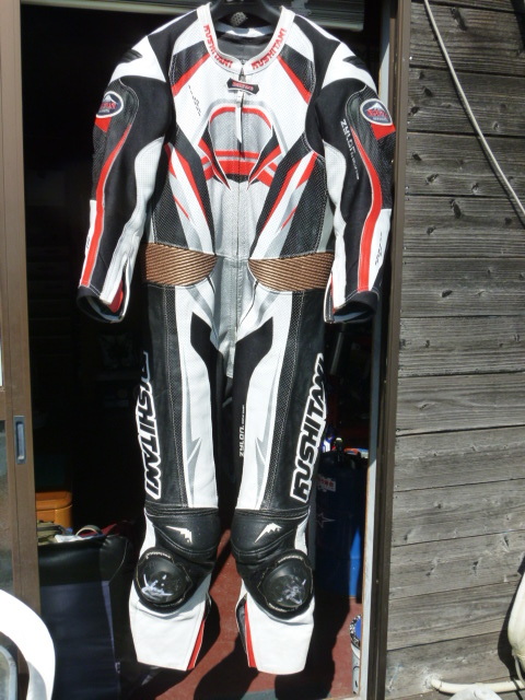希少　クシタニ　レーシングスーツ　 Mサイズ 膝カップ付き 希少クシタニレーシングスーツ Mサイズ 膝カップ付き