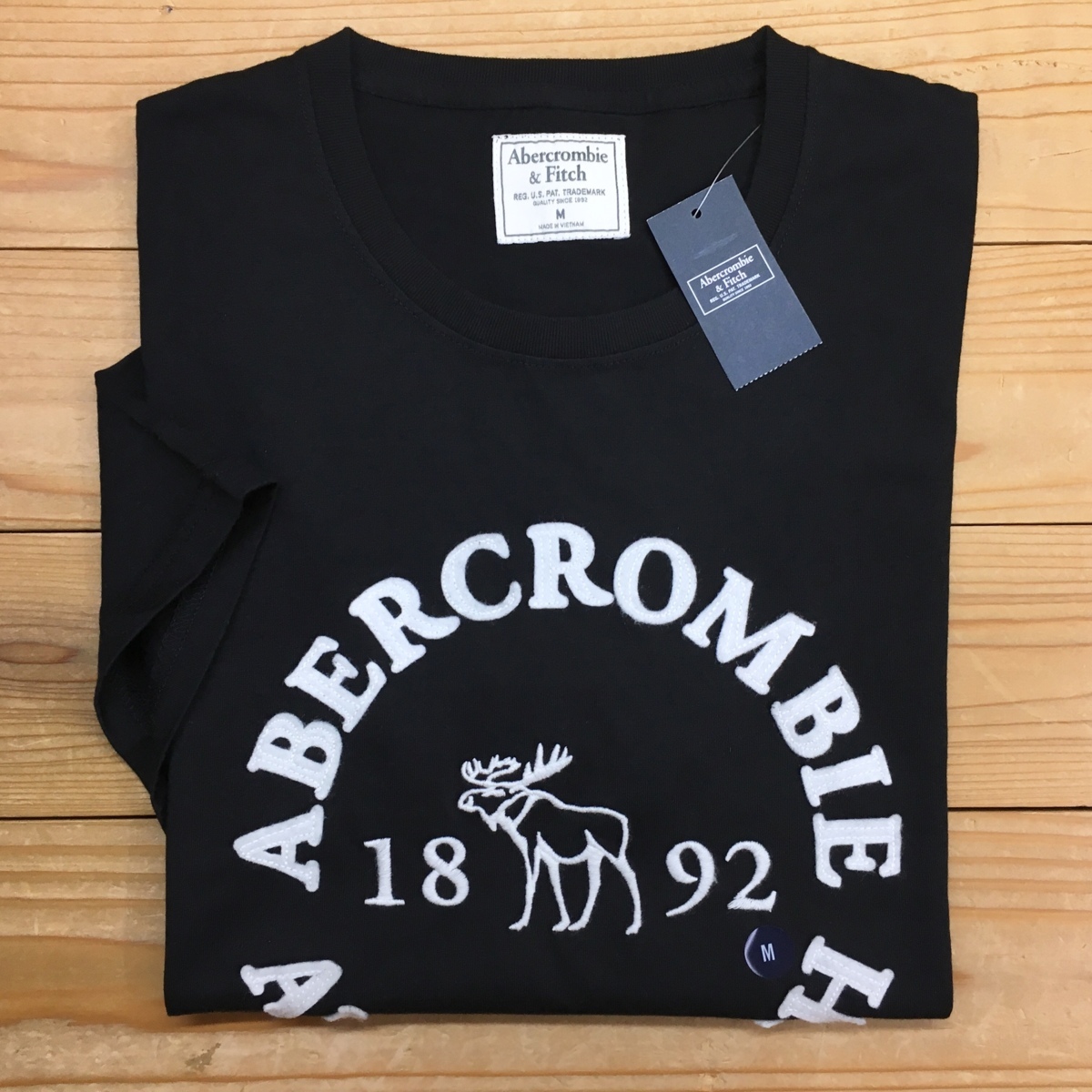 新品 新品即決 メンズxl アバクロ 鹿ロゴ ワッペン 刺しゅう半袖ｔシャツ 黒 アバクロンビー の落札情報詳細 ヤフオク落札価格情報 オークフリー スマートフォン版