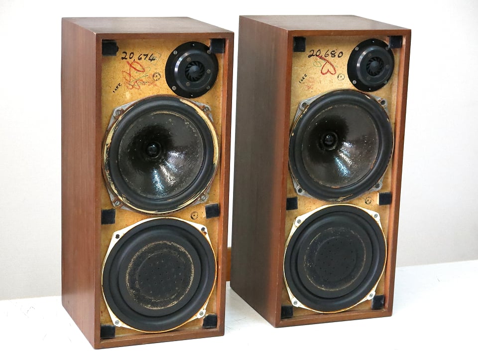 英国Celestion Ditton 15 (セレッションディットン) ペア 英国Celestion Ditton 15 (セレッションディットン) ペア