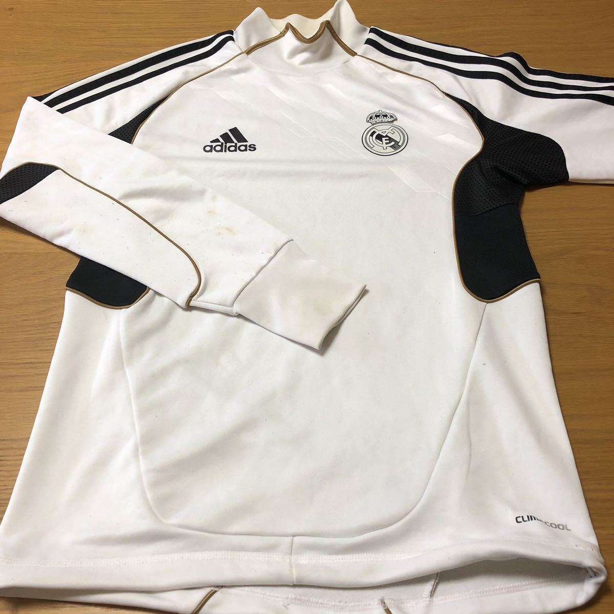 レアル マドリード トレーニングトップ アディダス 正規 汚れあり リーガエスパニョーラ 0627 01 の落札情報詳細 ヤフオク落札価格情報 オークフリー スマートフォン版