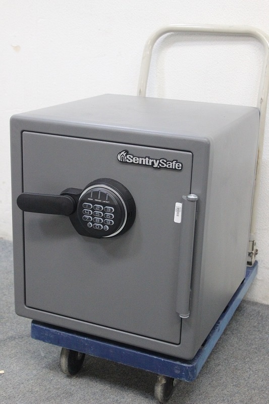 M0077Ω1811) セントリー Sentry Safe JFW123FG テンキー式 耐火金庫