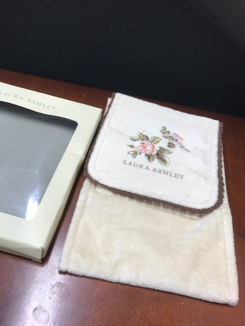 新品 ローラアシュレイ トイレットペーパー ホルダー カバー モカ ブラウン系 未使用保管 の落札情報詳細 ヤフオク落札価格情報 オークフリー スマートフォン版