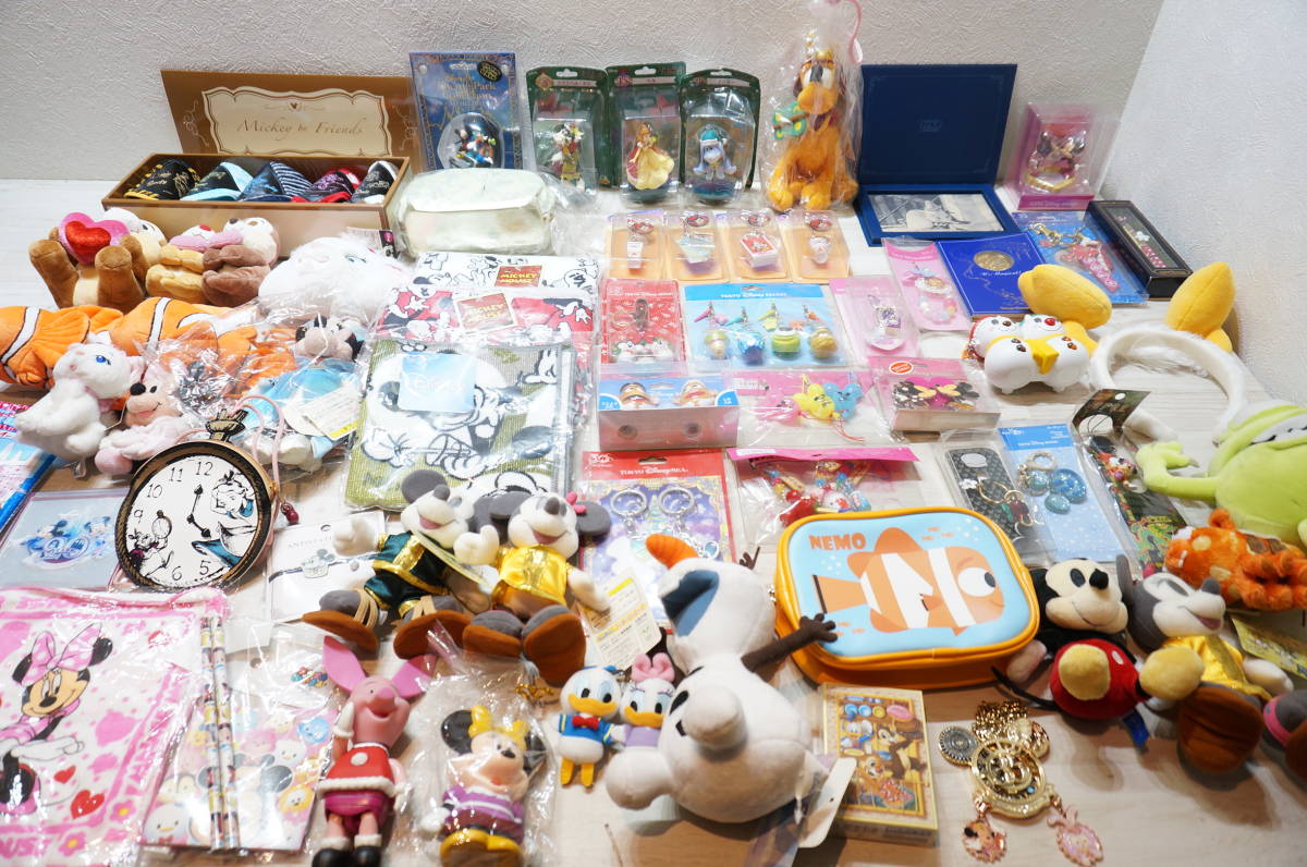 Z1 5z 超大量 約4kg Disney ディズニー グッズ おまとめセット ぬいぐるみ タオル ポーチ ストラップ ディズニーリゾート 他 福袋 の落札情報詳細 ヤフオク落札価格情報 オークフリー スマートフォン版