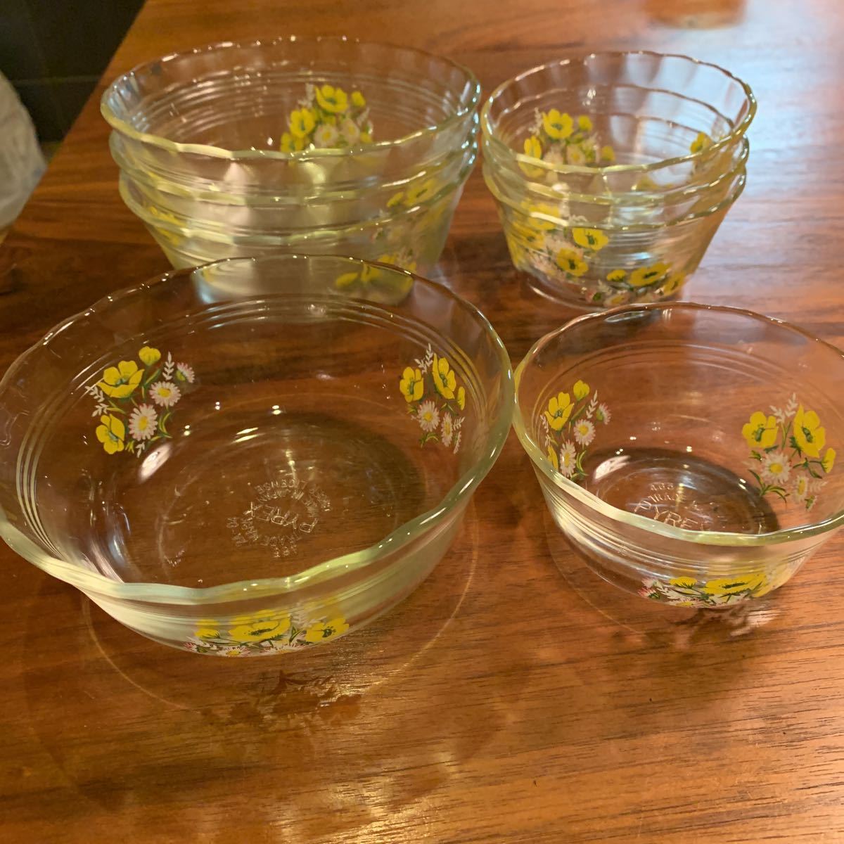 パイレックス PYREX 耐熱ガラス 1970年代 黄色い花柄 ボウル 容器 調理