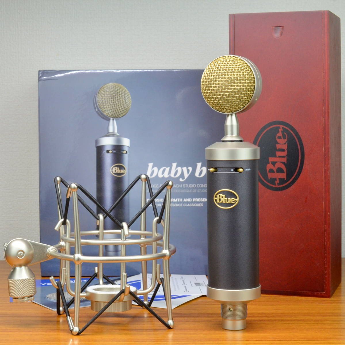 Blue Baby Bottle コンデンサーマイク 木製ケース付き Amazon.co.jp: BlueMicrophones Baby Bottle コンデンサーマイク