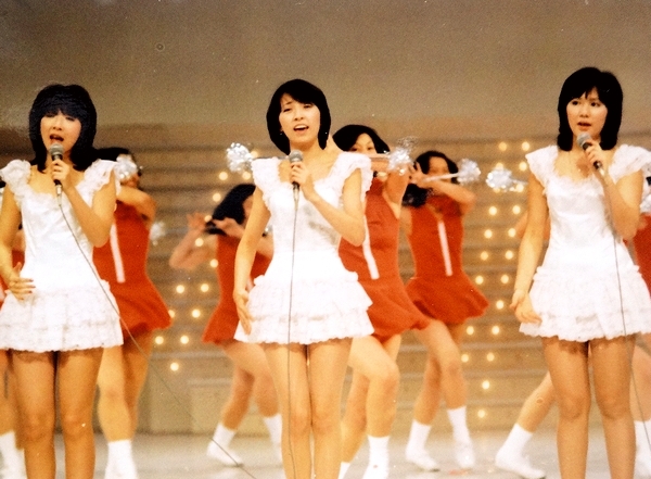 1978年3月 キャンディーズ ｎｈｋ花のステージ ｃ 79年当時プリント生写真 １枚 ランちゃん スーちゃん ミキちゃん 検 ブロマイド の落札情報詳細 ヤフオク落札価格情報 オークフリー スマートフォン版