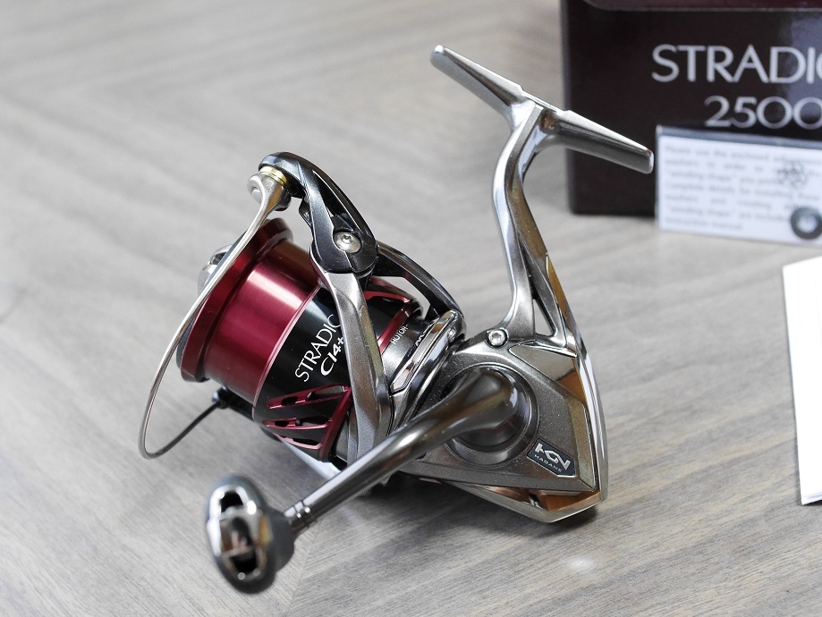 シマノ ストラディックci4 2500hgs 替えスプール 新品 付き の落札情報詳細 ヤフオク落札価格情報 オークフリー スマートフォン版