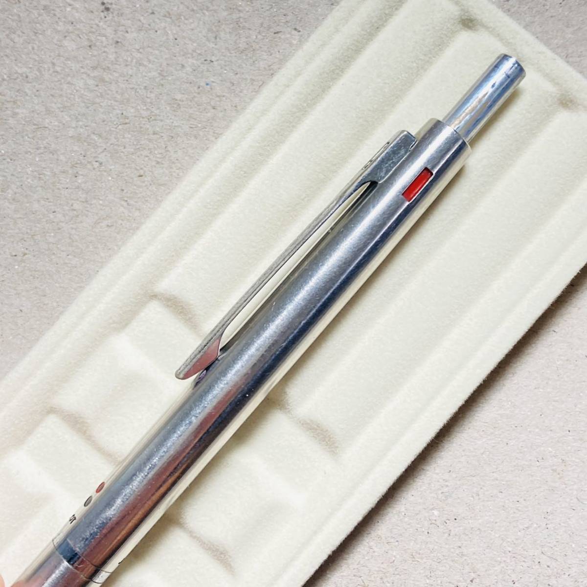 廃盤 pilot パイロット 振り子式 4色 ボールペン 箱付き 文房具 筆記 細すぎる多色ペン、PILOT 細字4色が面白い！【文房具/stationery