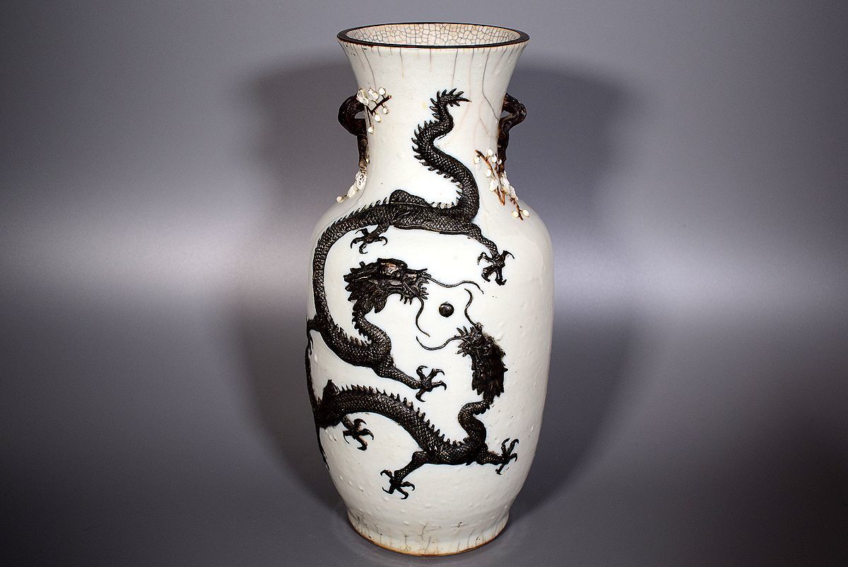 小 中国古美術 清代 飛龍肉厚彫刻餅花手大花瓶 大壺 中国古玩 127 の落札情報詳細 ヤフオク落札価格情報 オークフリー スマートフォン版