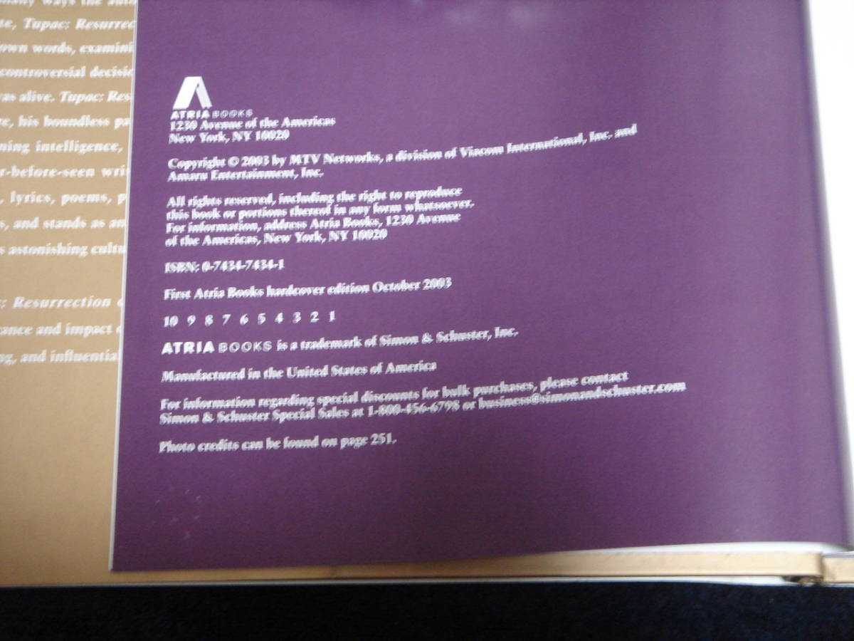 2PAC レザレクション1971-1996 洋書