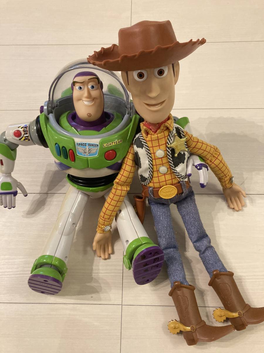 ５００円スタート ディズニー トイ ストーリー リアルサイズトーキングフィギュア ウッディ バズ ライトイヤー の落札情報詳細 ヤフオク落札価格情報 オークフリー スマートフォン版