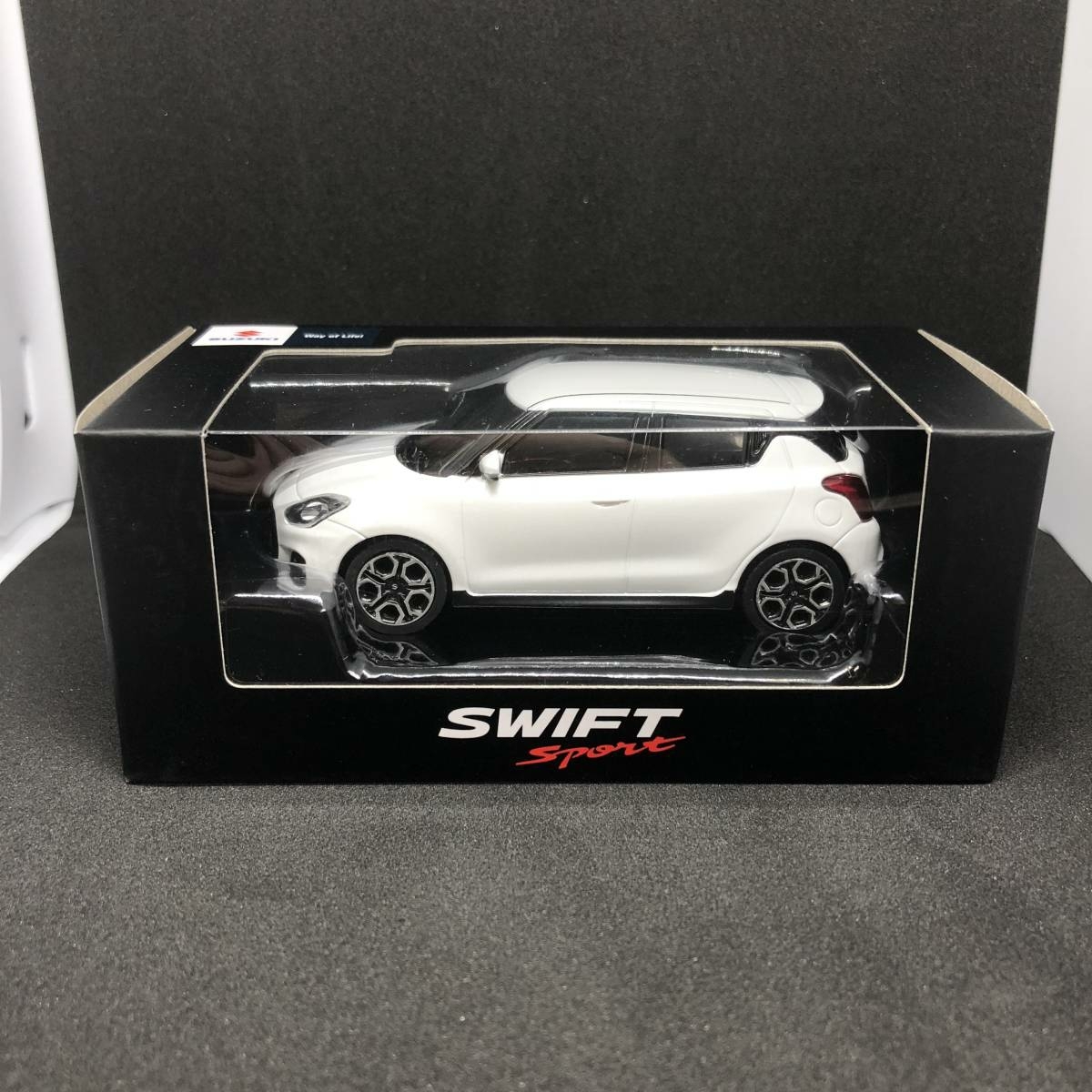 プルバックカー 1/43 スズキ スイフトスポーツ ピュアホワイトパール 1/43 スズキ スイフトスポーツ ZC33Sピュアホワイトパール