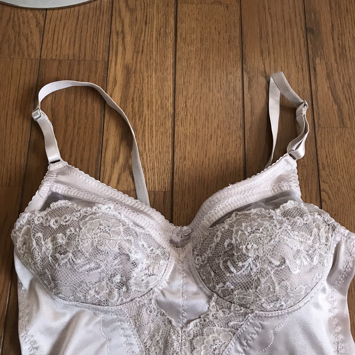 送料無料 社 日本ボディファッション協会 補正ボディスーツ ｂ７５ｌバストcm 豪華花柄レース 光沢 ベージュ系エコ ジャンク の落札情報詳細 ヤフオク落札価格情報 オークフリー スマートフォン版