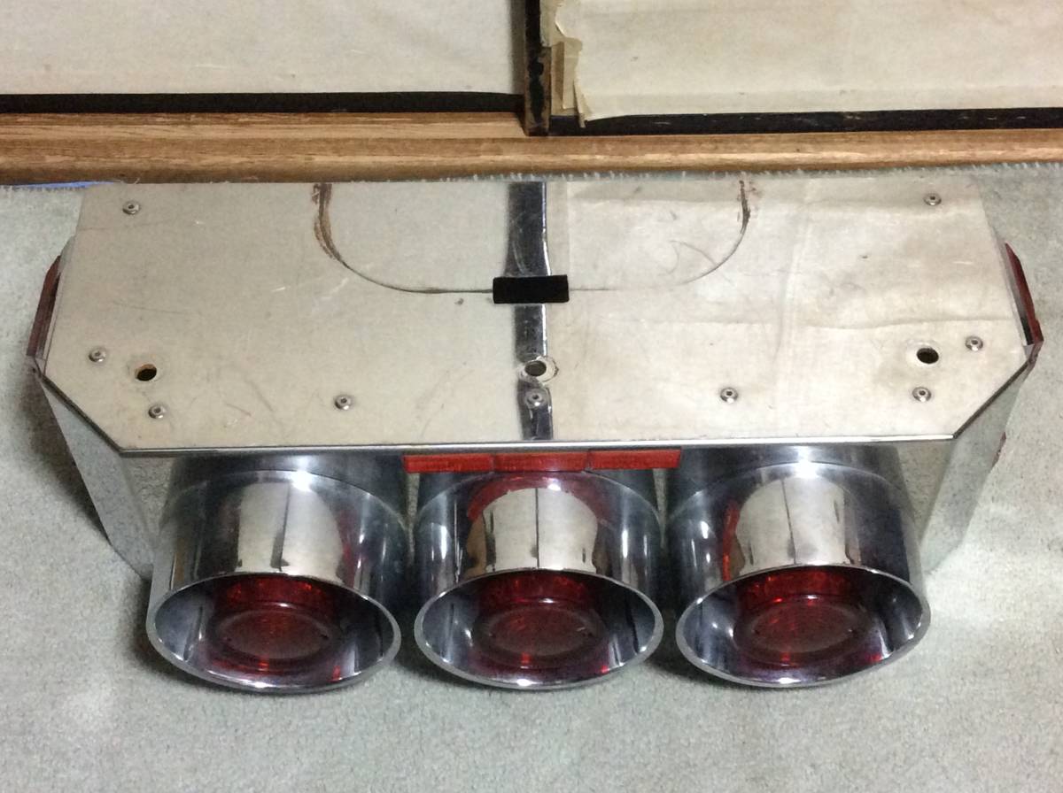 テールボックス 大型ダンプ テールランプ Box 丸型 中古品 の落札情報詳細 ヤフオク落札価格情報 オークフリー スマートフォン版