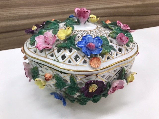 NO4118 ヨーロピアン ラブ Europian Love 小物入れ 陶器 花柄 蓋付きの