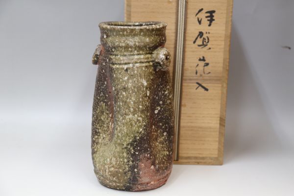 岸本謙仁 伊賀花入れ 造形 自然釉 緋色 どれをとっても一級品 谷本光生 の落札情報詳細 ヤフオク落札価格情報 オークフリー スマートフォン版