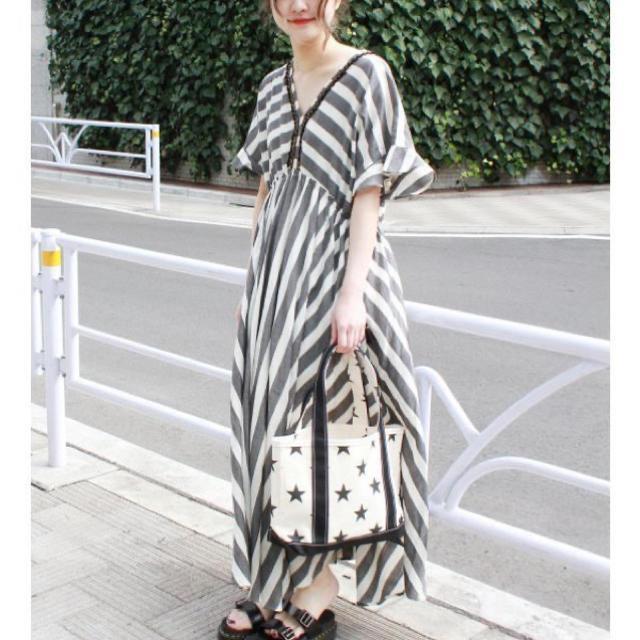 Sara Mallika ストライプ フレアワンピース 美品】サラマリカsara mallika黒×金ストライプ フレアワンピース