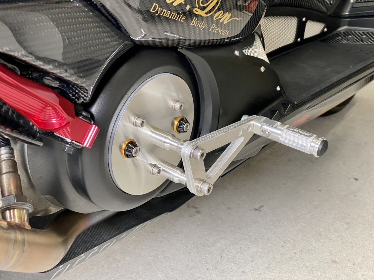 DOGHOUSE TMAX レーシングバッグステップ ブラック中古 XMAXも可（新品 