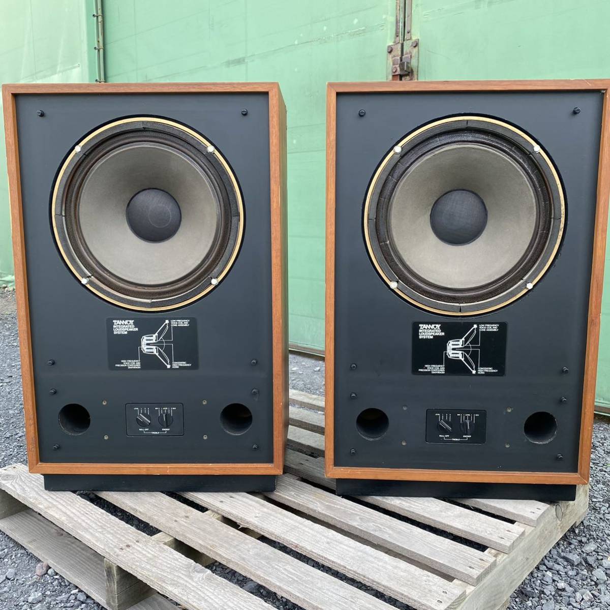 タンノイスピーカーエンクロージャーペア(2本)。オジナル 。